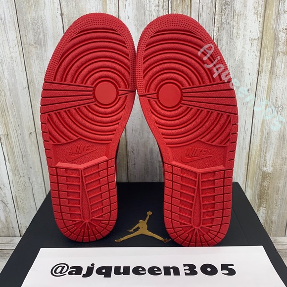 Air Jordan 1 Mid Banned - Picture 6 of 6